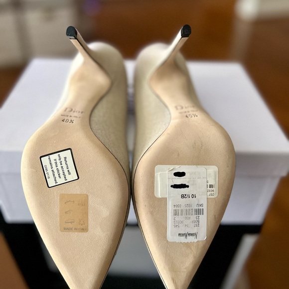 Dior Cream Heels with Black Bow Accent - Picture 5 of 11